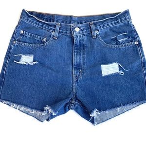 🌺 3/$20 - Levi’s 752 Cutoff Jean Shorts Size 33